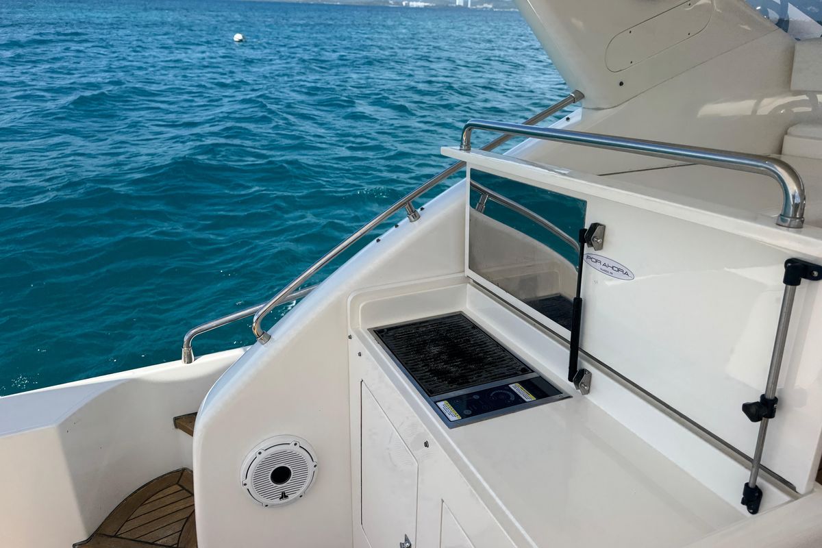 2013 Uniesse 49 