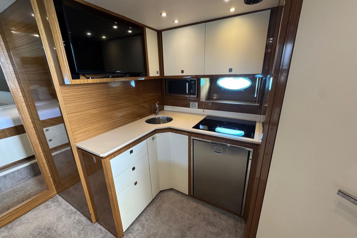 2013 Uniesse 49 