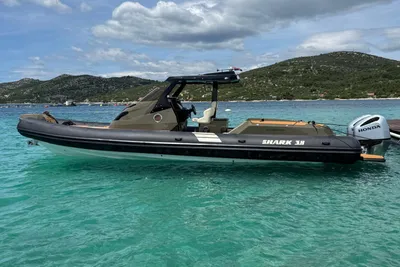 2025 Shark 38 Hardtop
