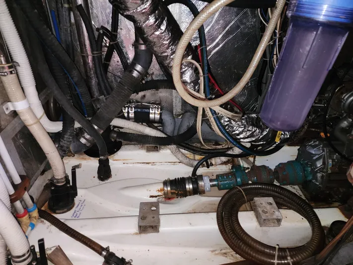 Independence Yacht Photos Pics Bilge