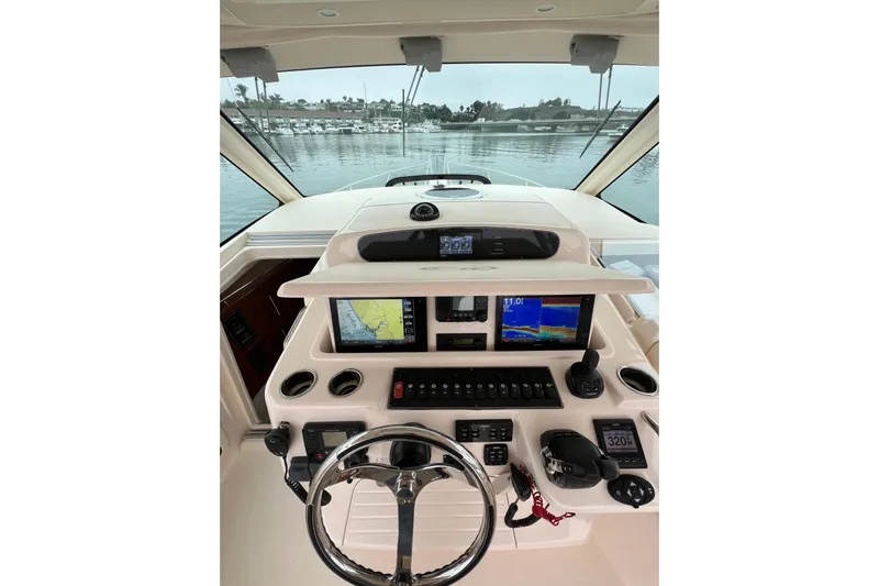 Be Chumming Yacht Photos Pics Helm of 2018 Grady-White Express 370 with advanced navigation and control systems.