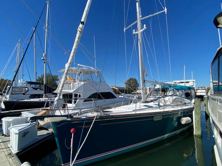 April Wind Yacht Photos Pics 