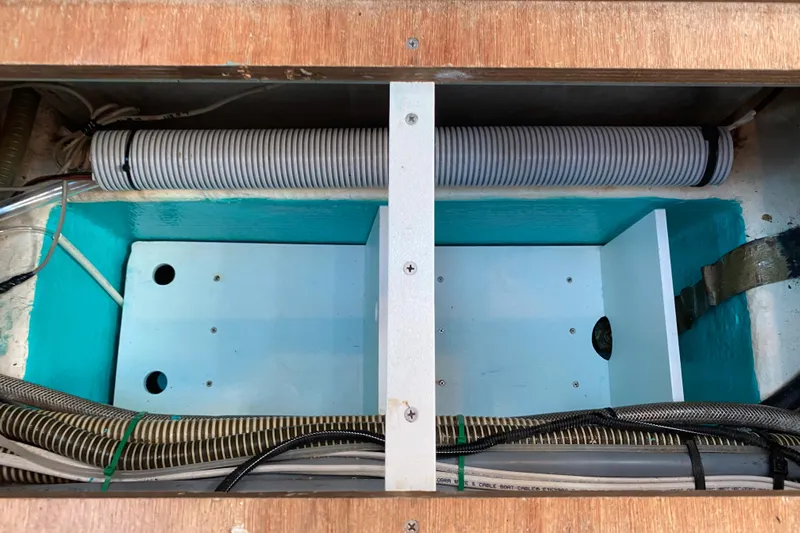 April Wind Yacht Photos Pics 