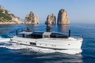 Yacht