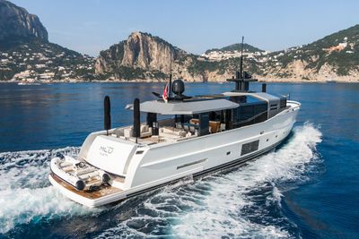 Yacht