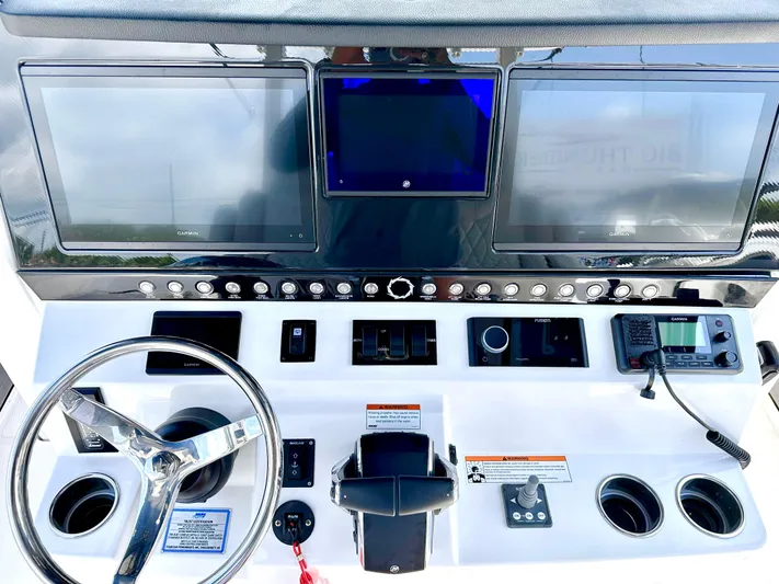 Fountain 38 Cc Yacht Photos Pics 