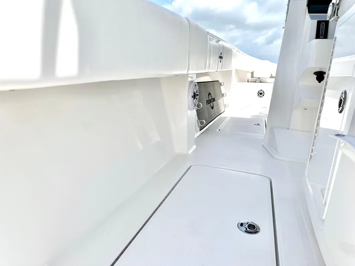 Fountain 38 Cc Yacht Photos Pics 