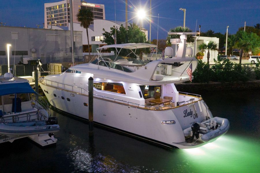 1997 Maiora FIPA 70' Flybridge