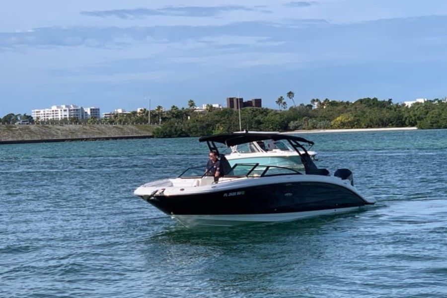 2021 Sea Ray SDX 290 Outboard