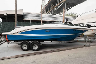 Sea Ray SPX 210