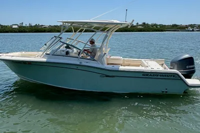 Grady-White Freedom 235