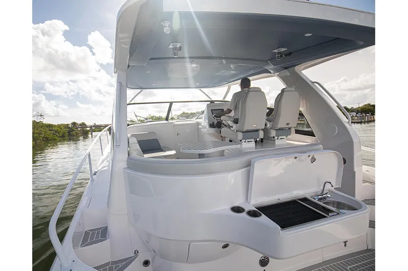 R&r 5 Yacht Photos Pics Manufacturer Provided Image: 2022 Intrepid 477 Evolution luxury yacht with spacious deck and modern amenities.