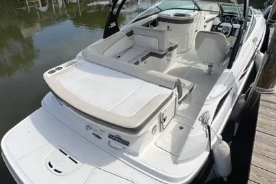 Sea Ray 240 Sundeck
