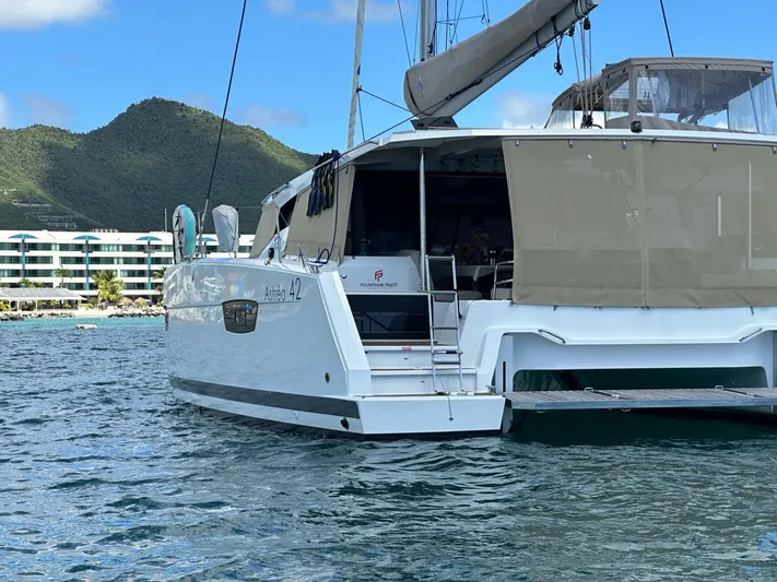 Lazycat Yacht Photos Pics 
