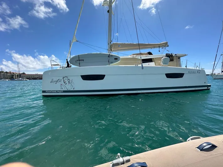 Lazycat Yacht Photos Pics 