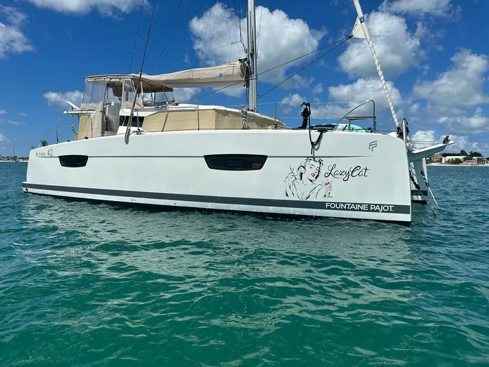 Lazycat Yacht Photos Pics 