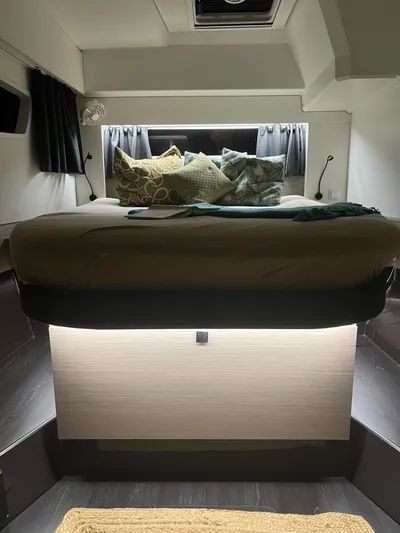 Lazycat Yacht Photos Pics 