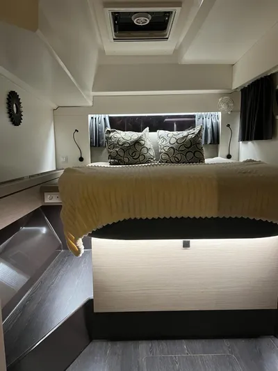 Lazycat Yacht Photos Pics 