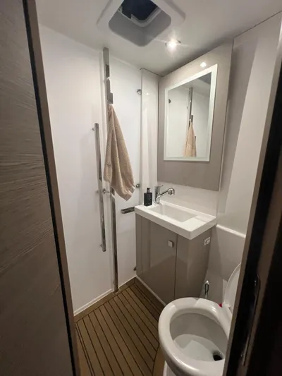 Lazycat Yacht Photos Pics 