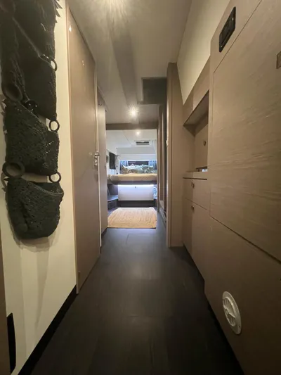 Lazycat Yacht Photos Pics 