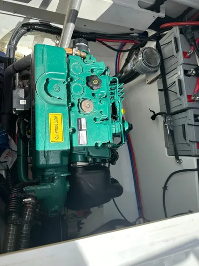 Lazycat Yacht Photos Pics 