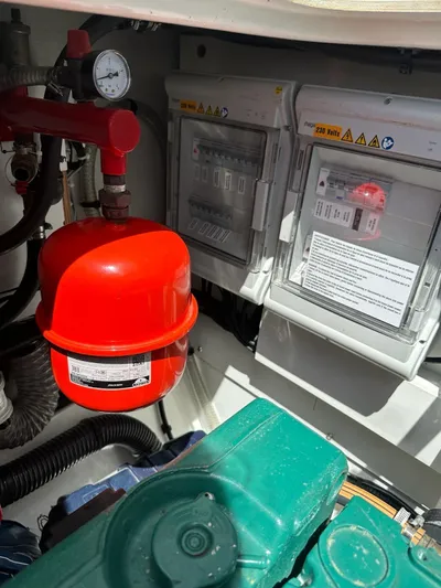 Lazycat Yacht Photos Pics 