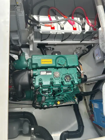 Lazycat Yacht Photos Pics 