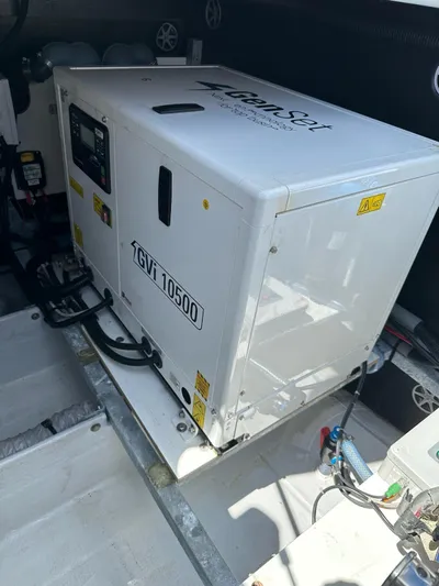 Lazycat Yacht Photos Pics 