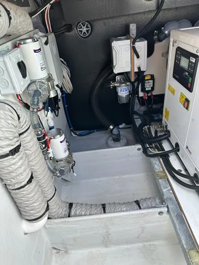 Lazycat Yacht Photos Pics 