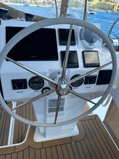 Lazycat Yacht Photos Pics 