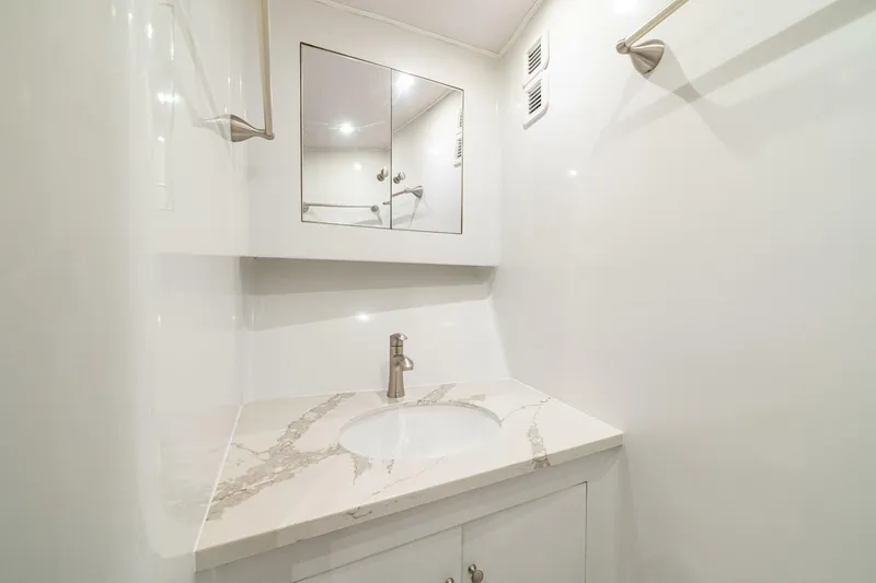 Annie Girl Yacht Photos Pics Luxurious bathroom vanity in 1997 Custom Carolina 49 Ricky Gillikan yacht.