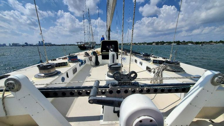 1988-80-custom-maxi-decision-ship-yard