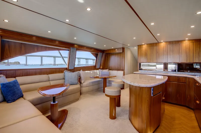 On The Edge III Yacht Photos Pics Viking 62 On the Edge III - Salon