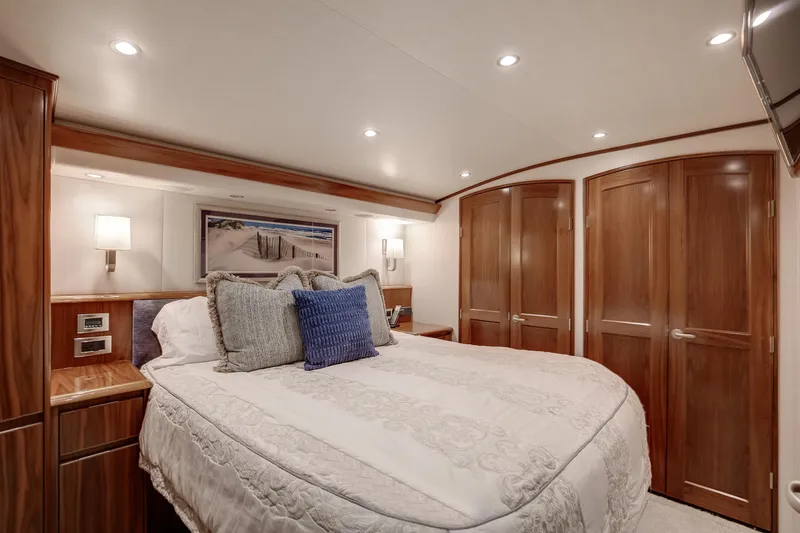 On The Edge III Yacht Photos Pics Viking 62 On the Edge III - VIP