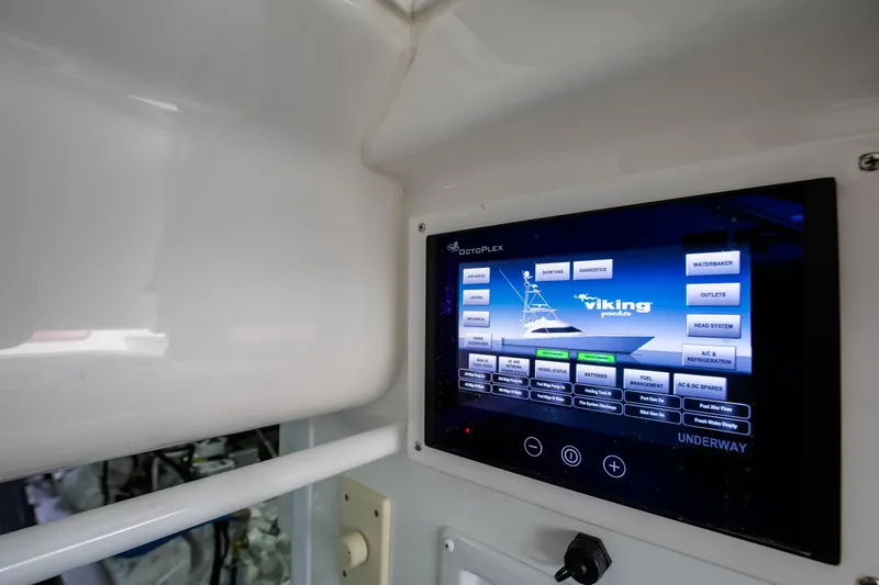 On The Edge III Yacht Photos Pics Viking 62 On the Edge III - Engine Room