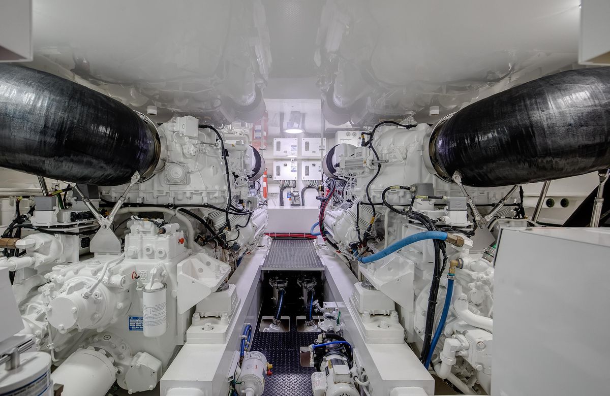 2019 Viking 62 