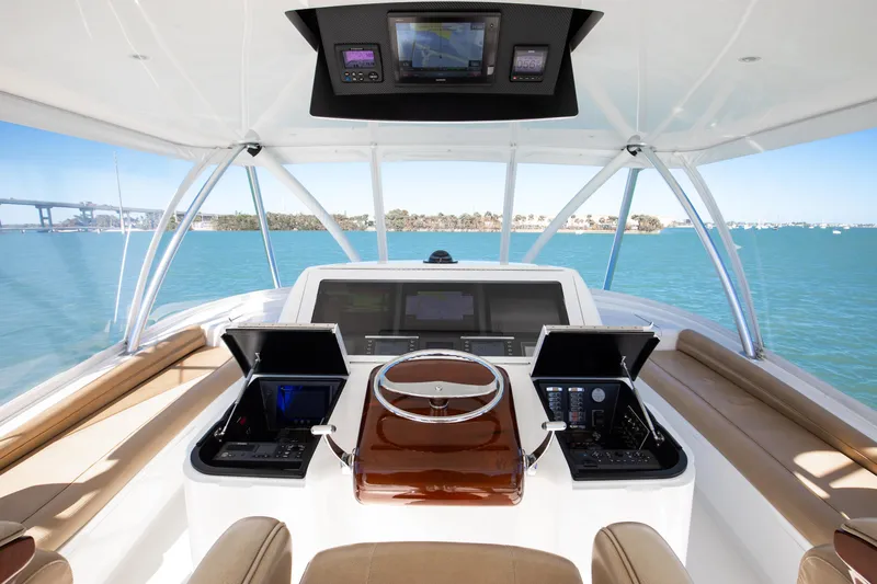 On The Edge III Yacht Photos Pics Viking 62 On the Edge III - Helm