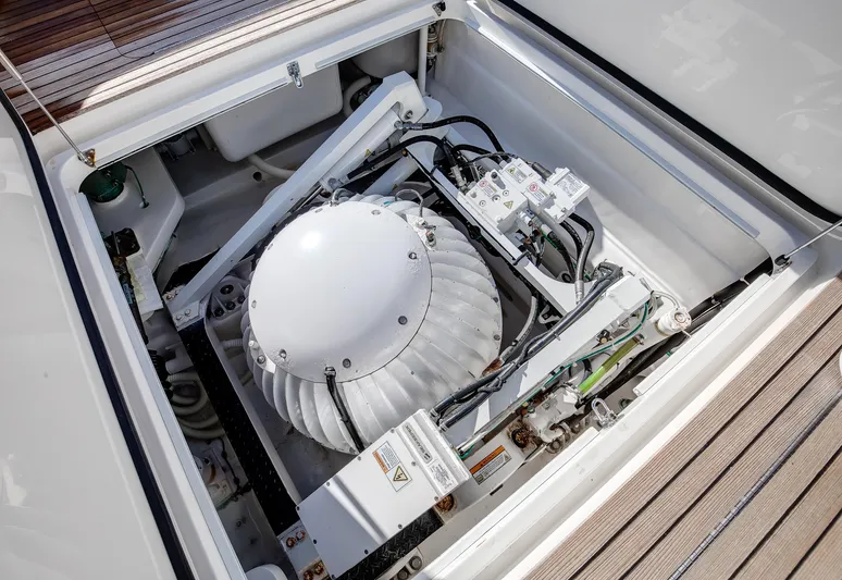 On The Edge III Yacht Photos Pics Viking 62 On the Edge III - SeaKeeper