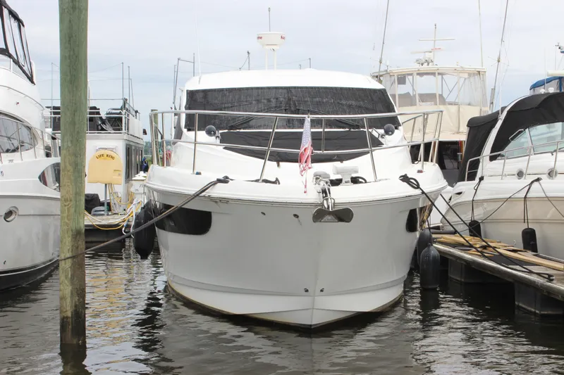 Yacht Photos Pics 2017 Sea Ray Sundancer 400 yacht docked at marina, front view.
