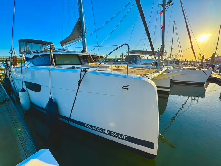Grand Crew Yacht Photos Pics 