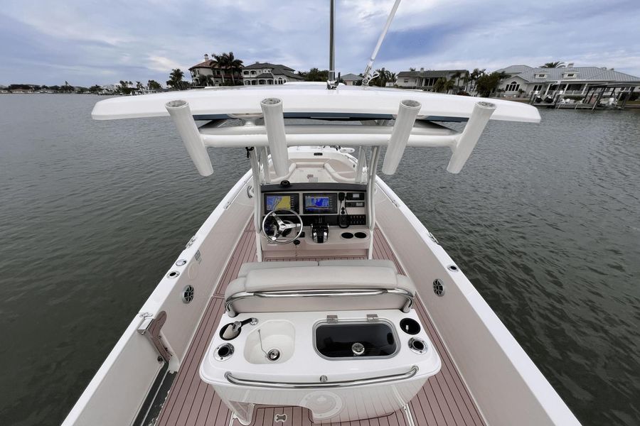 2020 Boston Whaler 270 Dauntless