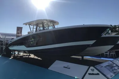 2025 Wellcraft 352 Fisherman