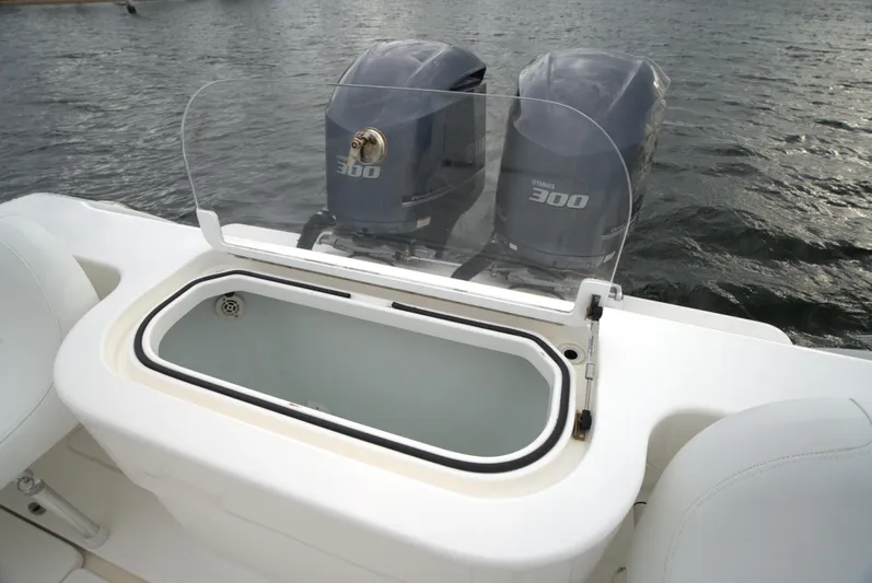  Yacht Photos Pics 2012 Invincible 33 boat with twin 300 horsepower engines and livewell.