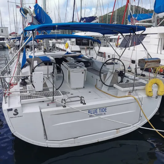 Blue Tide Yacht Photos Pics 