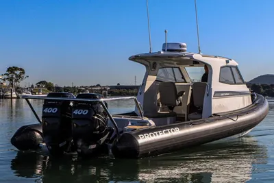 Protector 330 Targa / EQUIPPED / Twin 400 HP