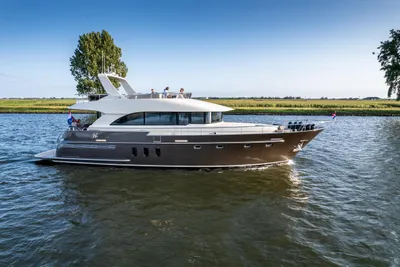 Van den Hoven Executive 1850 Flybridge