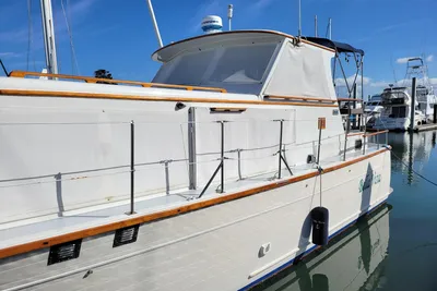 Roughwater 41 Pilot House