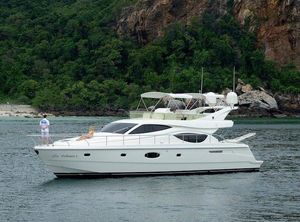 2004 Ferretti Yachts 550