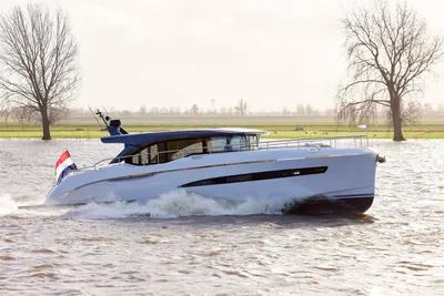 Van den Hoven Voyager 50