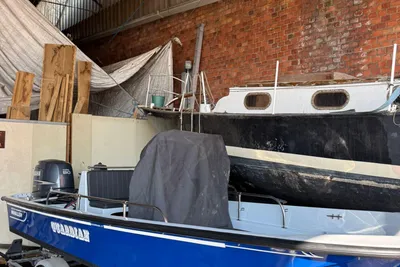 1985 Boston Whaler Guardian 17